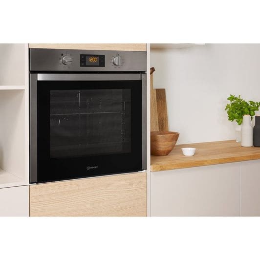 Four encastrable INDESIT à chaleur tournante IFW 5848 C IX