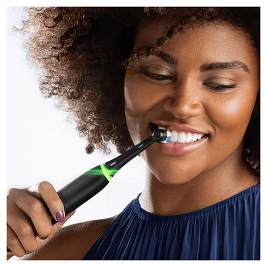 Brosse à dents électrique ORAL-B iO5 SERIES Noire + étui